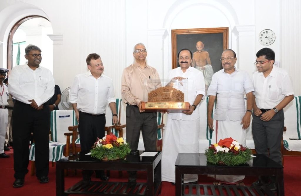 കേരളത്തിന്റെ വികസനമാറ്റത്തിന് ടീം വർക്ക് അനിവാര്യം*: *മുഖ്യമന്ത്രി* *ചീഫ് സെക്രട്ടറി ഡോ. എ ജയതിലകിന് യാത്രയയപ്പ് നൽകി