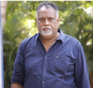 കൊല്ലം  സന്തോഷ് ട്രോഫിയുടേയും  റോയ് മാത്യുവുമായുള്ള എന്റെ സൗഹൃദത്തിന്റേയും കിക്കോഫ്  ഏതാണ്ടൊരേ കാലത്തായിരുന്നു