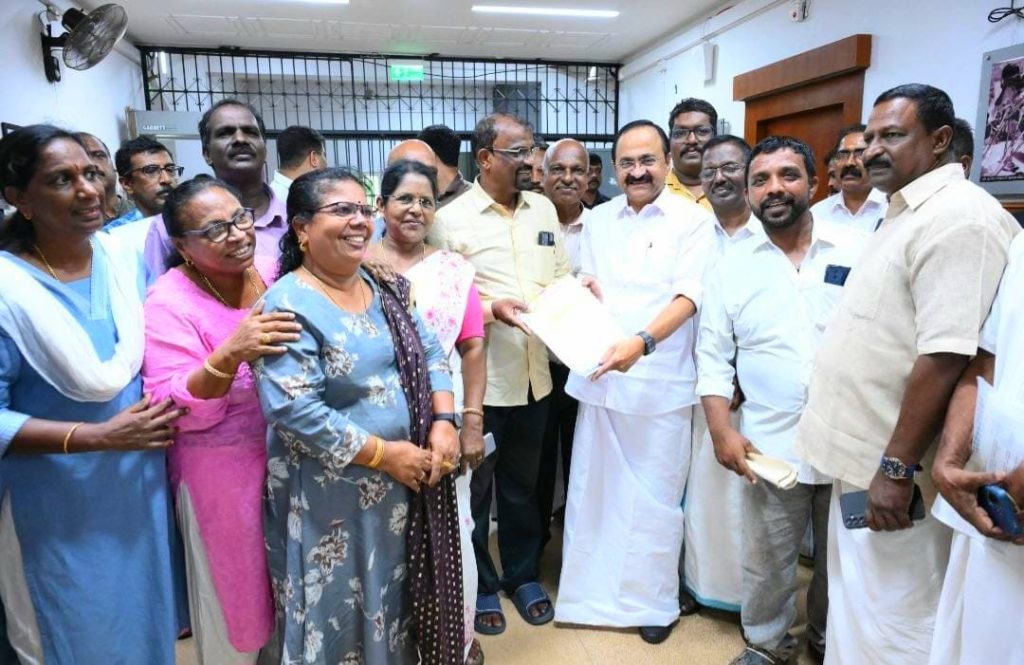 തീരജ്വാല” മുഖ്യമന്ത്രിക്ക് നിവേദനങ്ങള് നല്കി