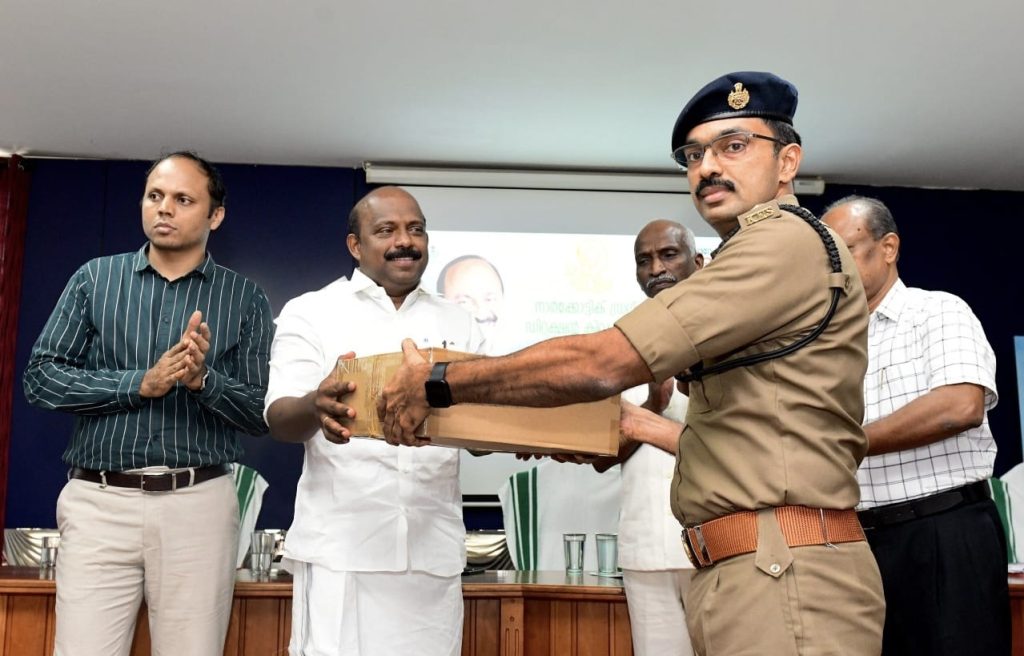 ഓണം സ്പെഷ്യൽ എൻഫോഴ്സ്മെന്റ് ശക്തമാക്കും*; *എക്സൈസ് സേനയെ സാങ്കേതികമായി കൂടുതൽകരുത്തുറ്റതാക്കും*: *മന്ത്രി എം ലിജു