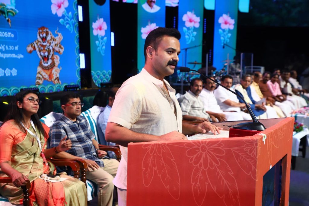 ഭരണാധികാരികൾക്ക് എക്കാലത്തെയും മാതൃക മാവേലി: കുഞ്ചാക്കോ ബോബൻ മലയാളികൾക്ക് ഓണാശംസ നേർന്ന് പ്രിയതാരം
