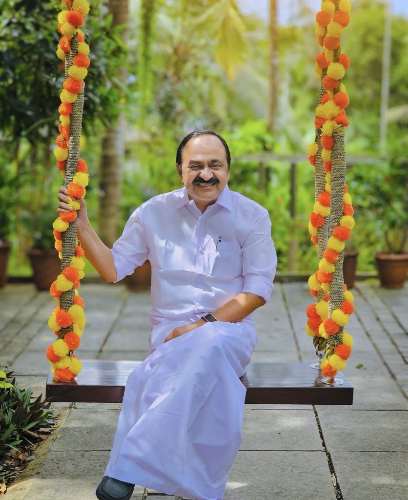 ഓണാശംസകൾ നേർന്ന് മുഖ്യമന്ത്രി