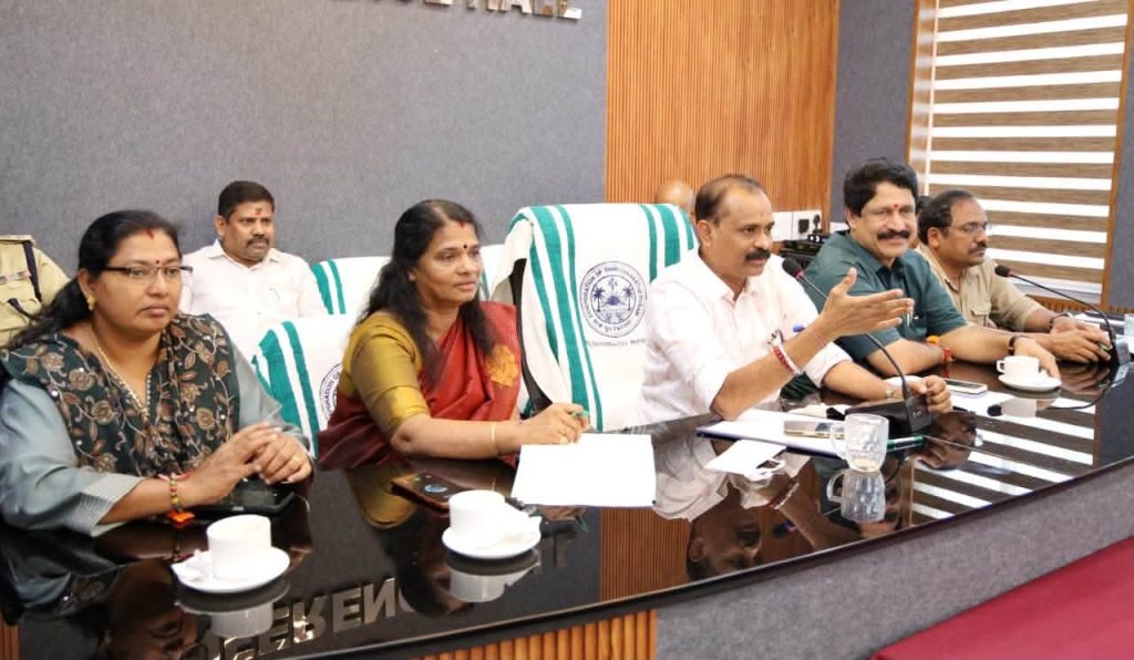 നവരാത്രി ആഘോഷങ്ങൾക്ക് തിരുവനന്തപുരം ഒരുങ്ങുന്നു; മുന്നൊരുക്കങ്ങൾ ചർച്ച ചെയ്യാൻ യോഗം ചേർന്നു