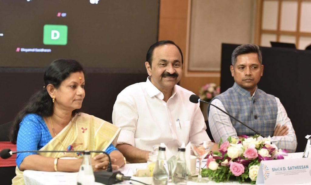 വയോജന പരിചരണ കോഴ്സുകൾ ആരംഭിക്കും: മുഖ്യമന്ത്രി വയോജന പരിചരണ സംവിധാനം കൂടുതൽ മെച്ചപ്പെടുത്തുന്നതിന്റെ ഭാഗമായി സംസ്ഥാനത്ത് വയോജന പരിചരണ കോഴ്സുകൾ ആരംഭിക്കാൻ പദ്ധതിയുണ്ടെന്ന് മുഖ്യമന്ത്രി വി ഡി സതീശൻ