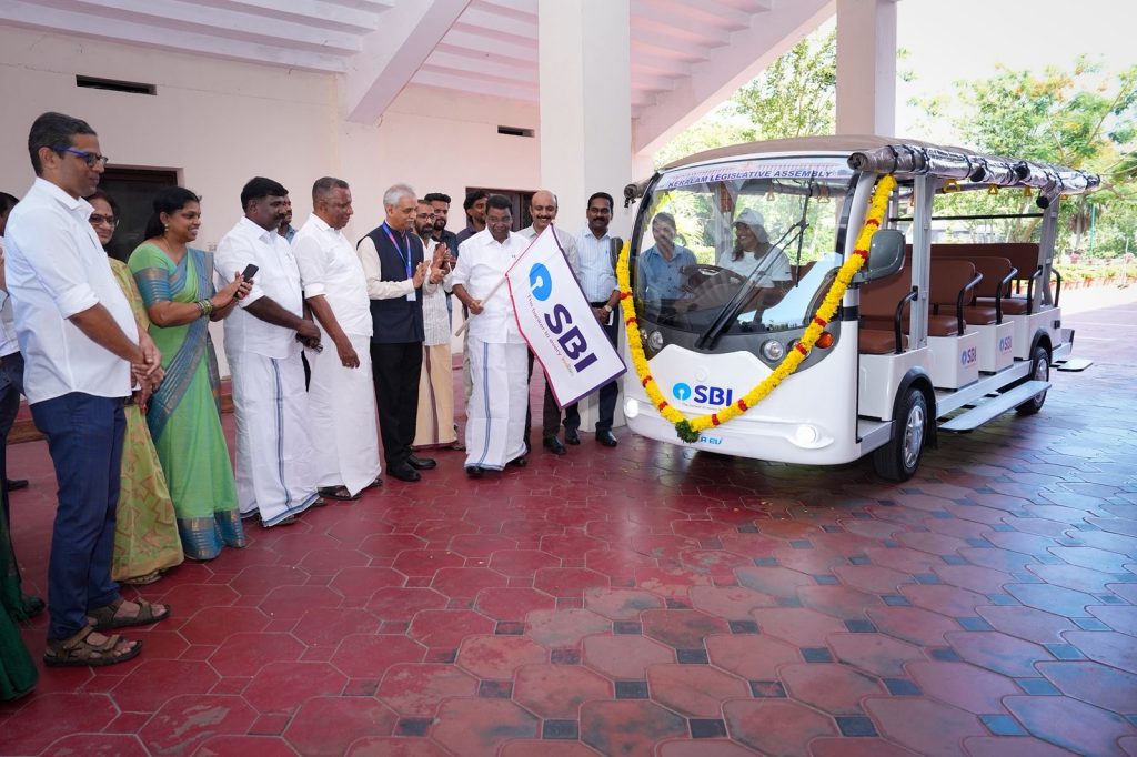 നിയമസഭാ മ്യൂസിയത്തിൽ ഇലക്ട്രിക് ബഗ്ഗി ഫ്ലാഗ് ഓഫ് ചെയ്തു