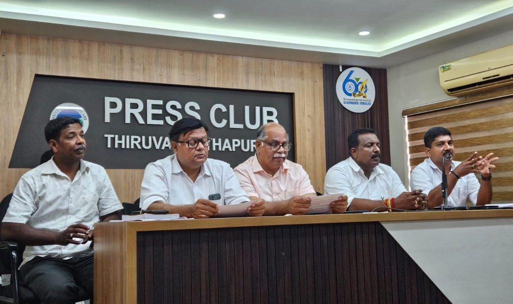 കേരളത്തിലെ പടക്ക വ്യവസായം വൻ പ്രതിസന്ധിയിൽ; അനധികൃത ഓൺലൈൻ വ്യാപനം ഗുരുതര ഭീഷണി