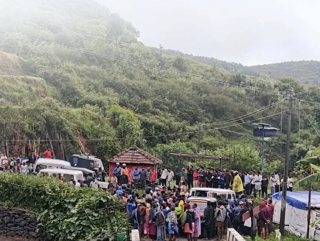 വട്ടവടയിൽ കനത്ത മഴയ്ക്കിടെ മണ്ണിടിച്ചിൽ; സഹോദരങ്ങൾ മരിച്ചു
